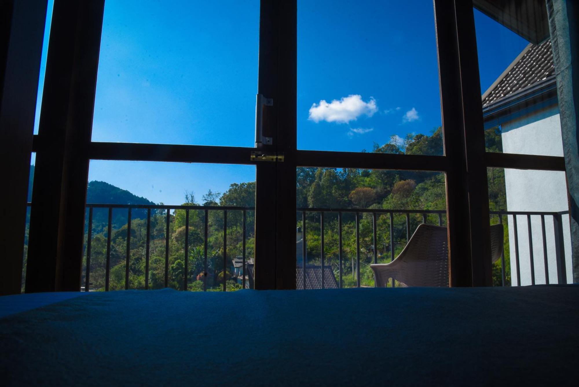 Ever Breeze Ella Hotel Экстерьер фото