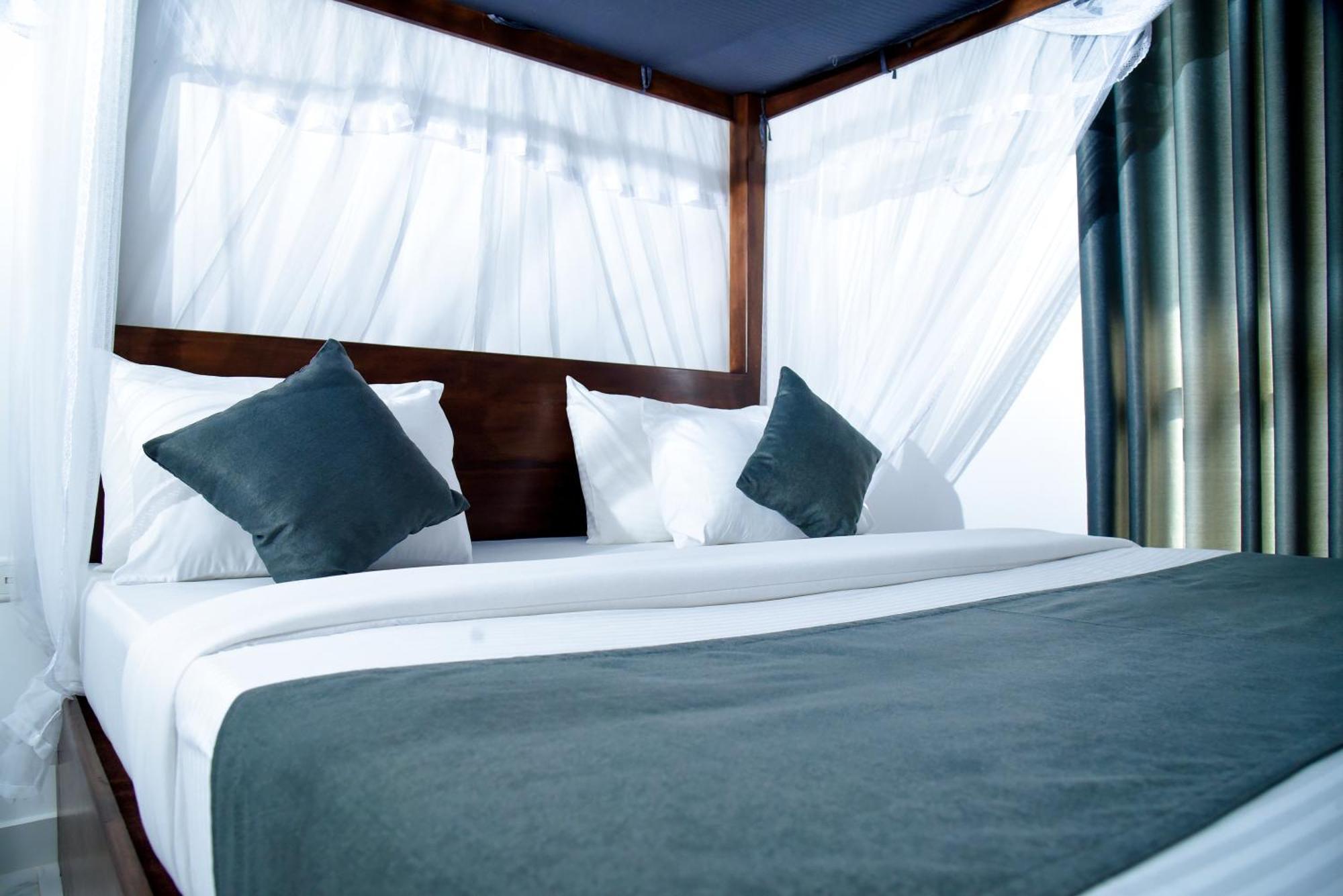 Ever Breeze Ella Hotel Экстерьер фото